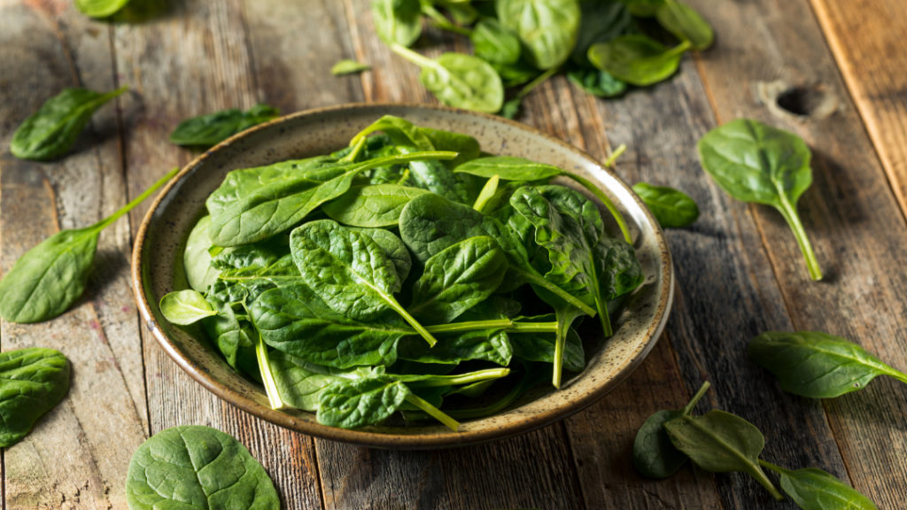 Spinat ist ein pflanzliches Lebensmittel mit einem hohen Anteil Alpha-Liponsäure.